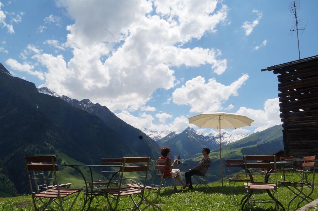 Hotel Alpina Lumbrein エクステリア 写真